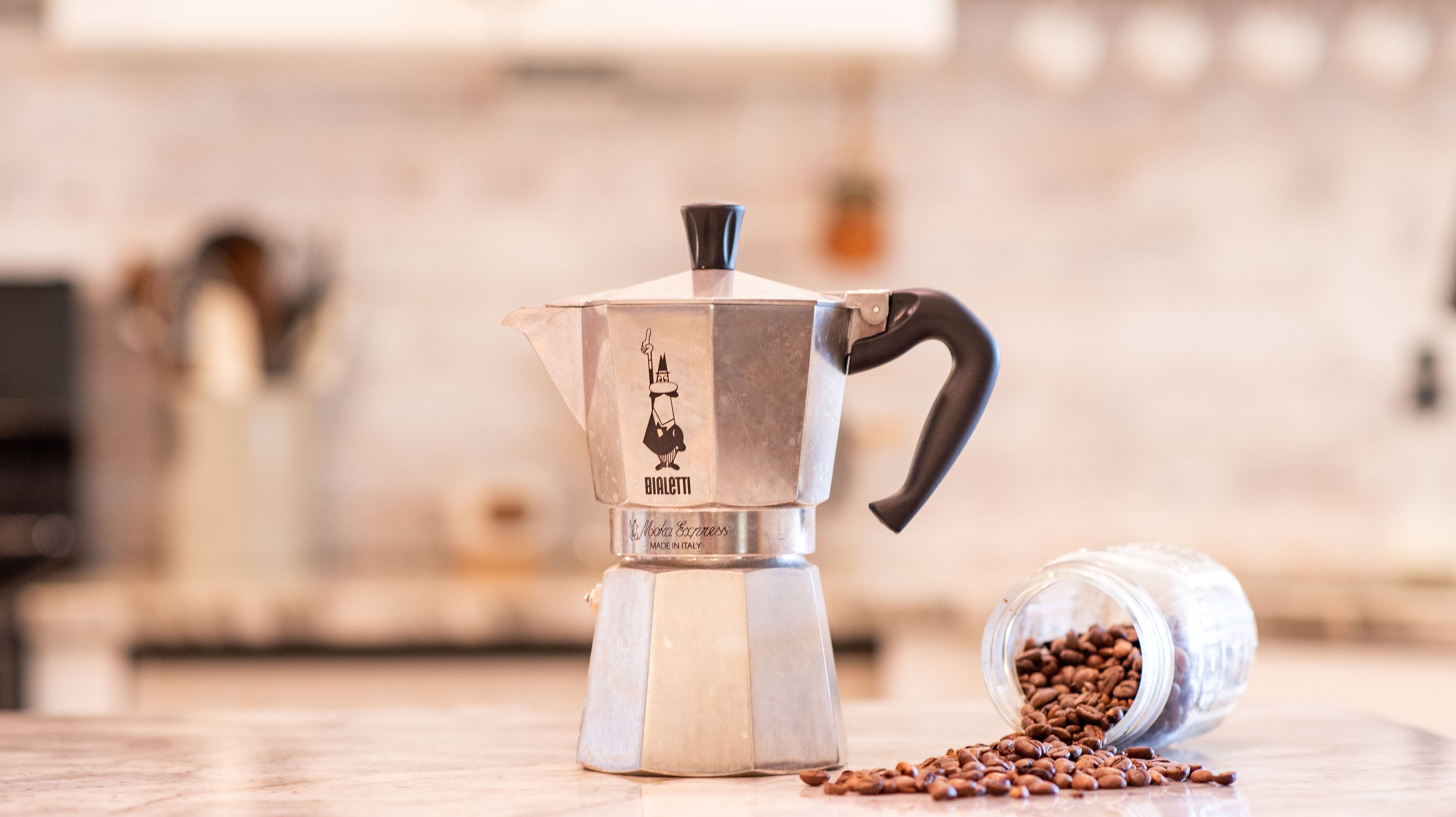 How To Make Coffee In A Moka Pot: A 6 Step Guide