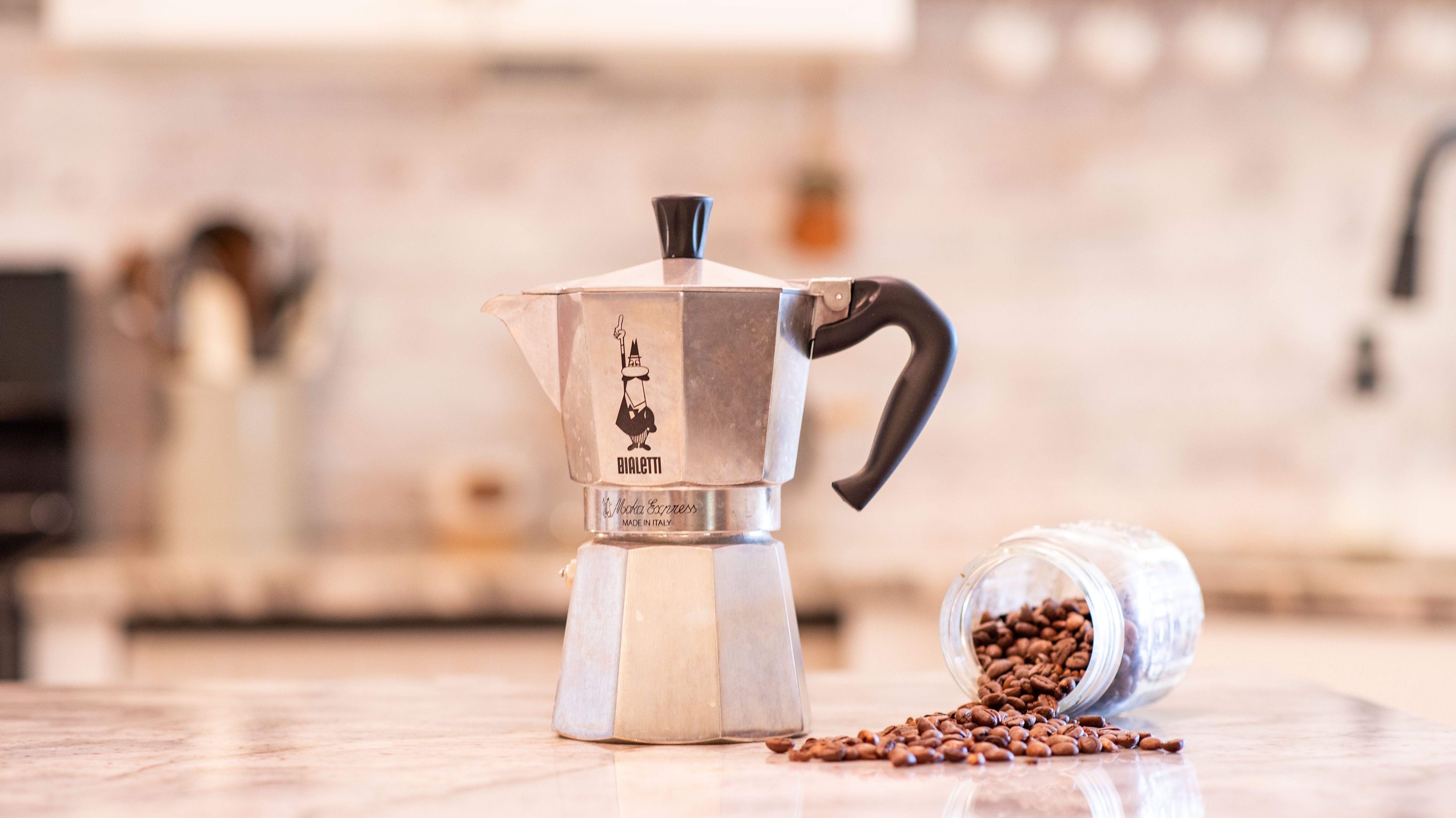 How To Make Coffee In A Moka Pot: A 6 Step Guide